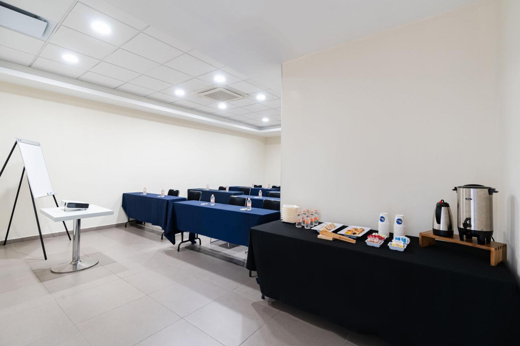 City Express Junior By Marriott Aguascalientes Centro Εξωτερικό φωτογραφία